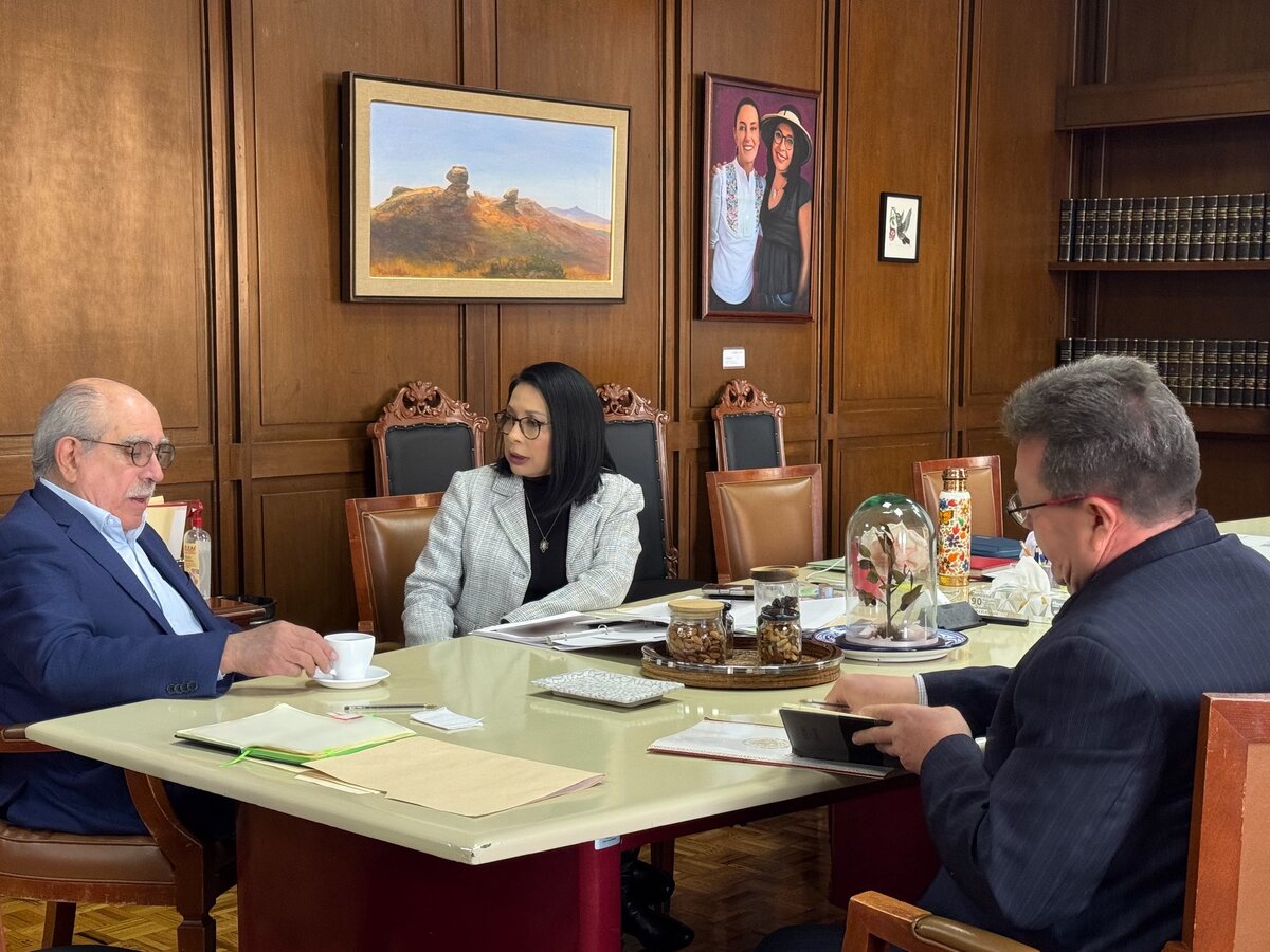 Damián Peralta dio a conocer que el encuentro se llevó a cabo por instrucciones de Claudia Sheinbaum. | Especial