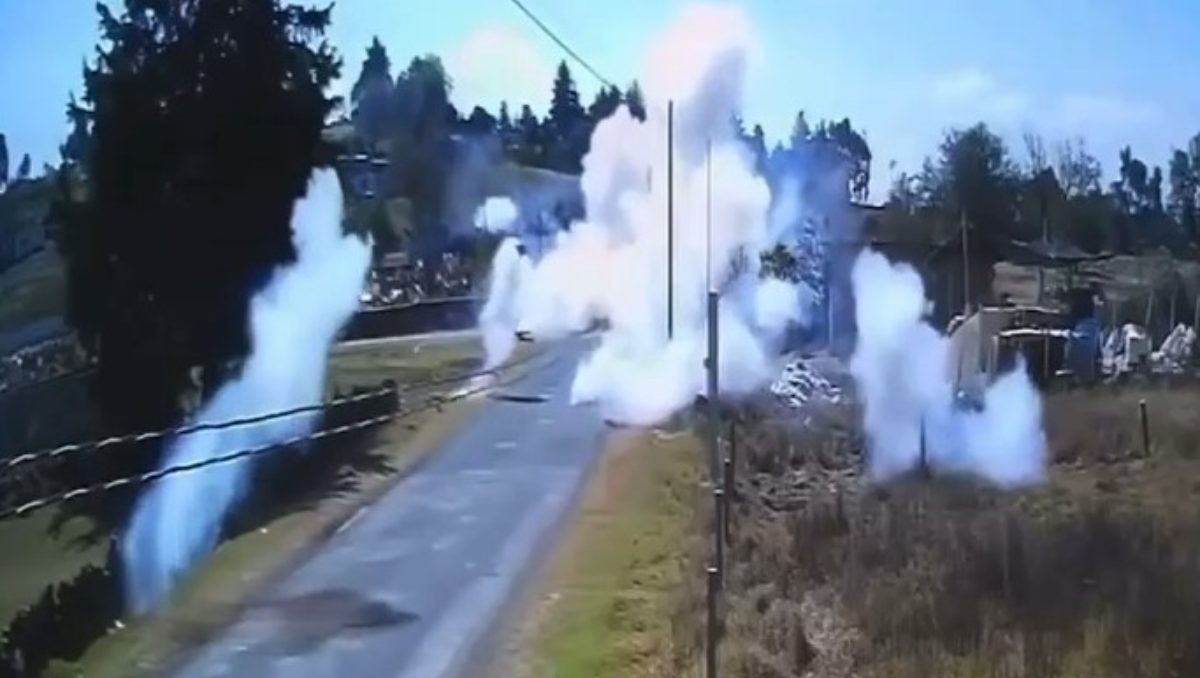 El motociclista fue hospitalizado debido a las quemaduras en el rostro y cuerpo. Foto: (Especial)