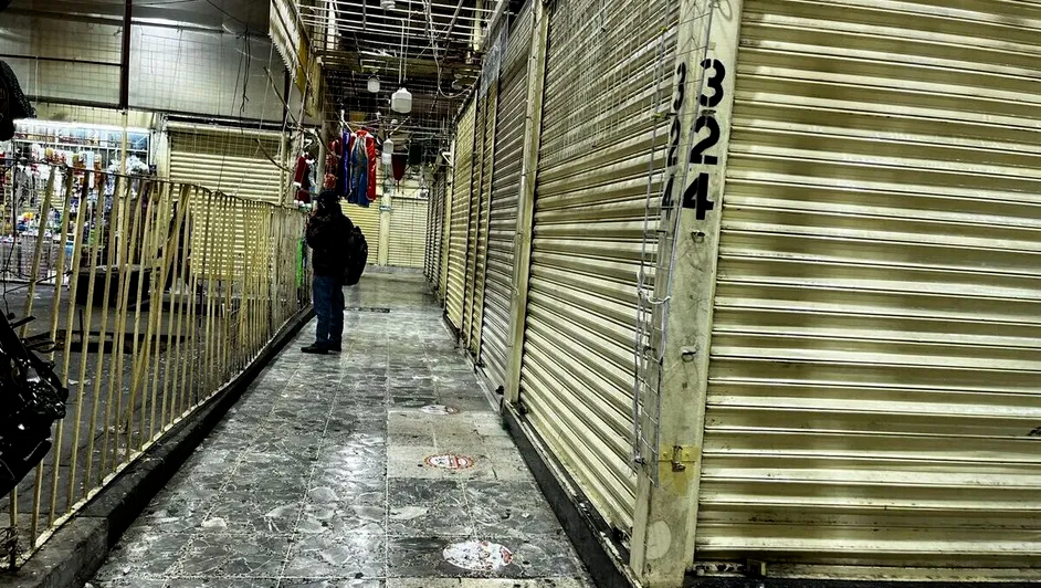 Con negocios cerrados y jaulas vacías, continúa venta de animales en Mercado Sonora