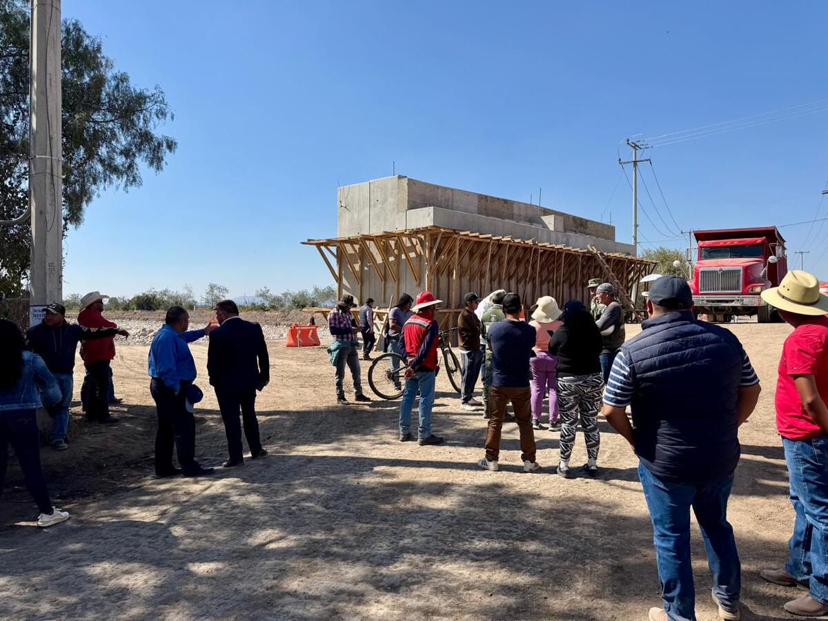 Vecinos de Palma Gorda bloquearon el acceso a las obras del tren AIFA–Pachuca. (Víctor Valera)
