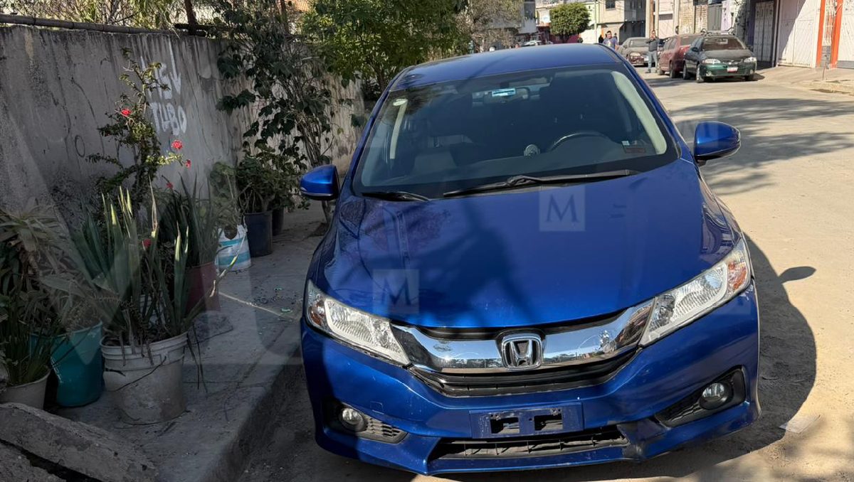 El vehículo que habría provocado la muerte del motociclista fue hallado sin placas de circulación. Foto: (Osvaldo Müller)