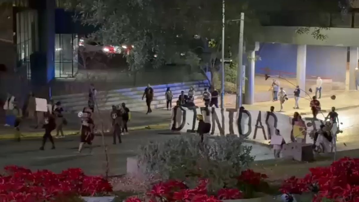 El colectivo se manifestó en calles y avenidas del Centro de Monterrey. | Mayte Villasana