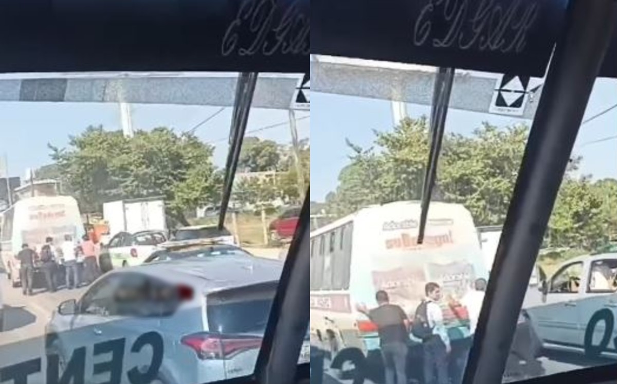 El momento en el que los 4 hombres empujan el autobús fue captado en video y rápidamente se viralizó. |