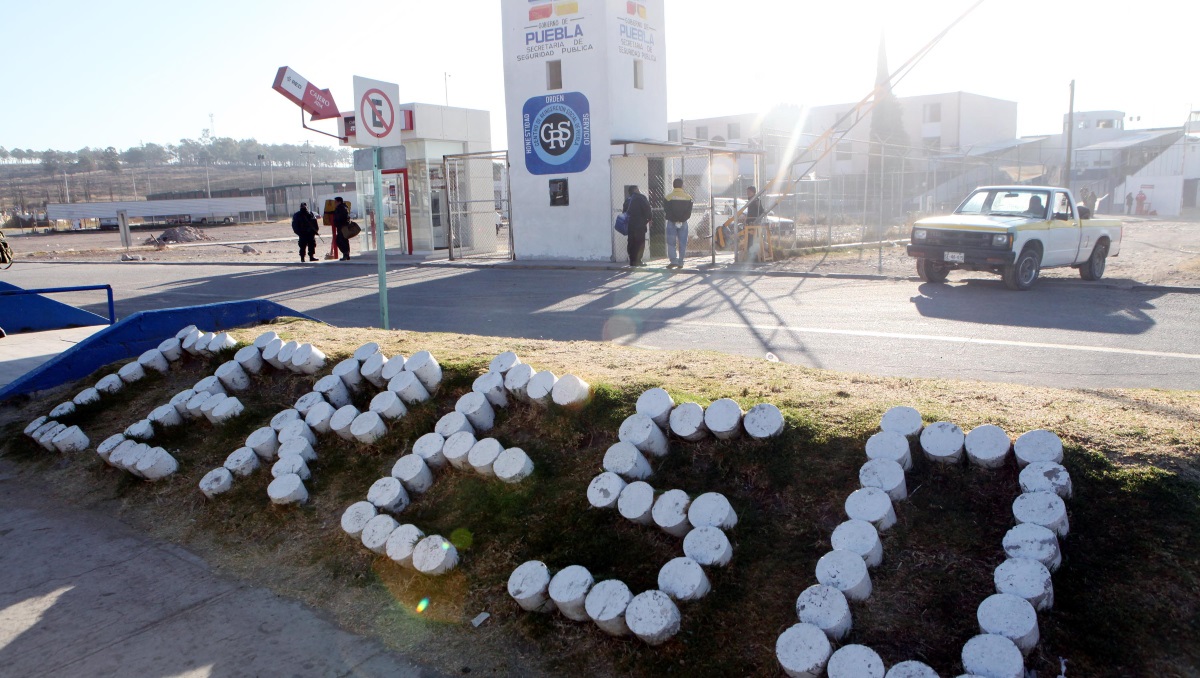 Recluso mata a puñaladas a otro reo en penal de San Miguel, en Puebla | EsImagen