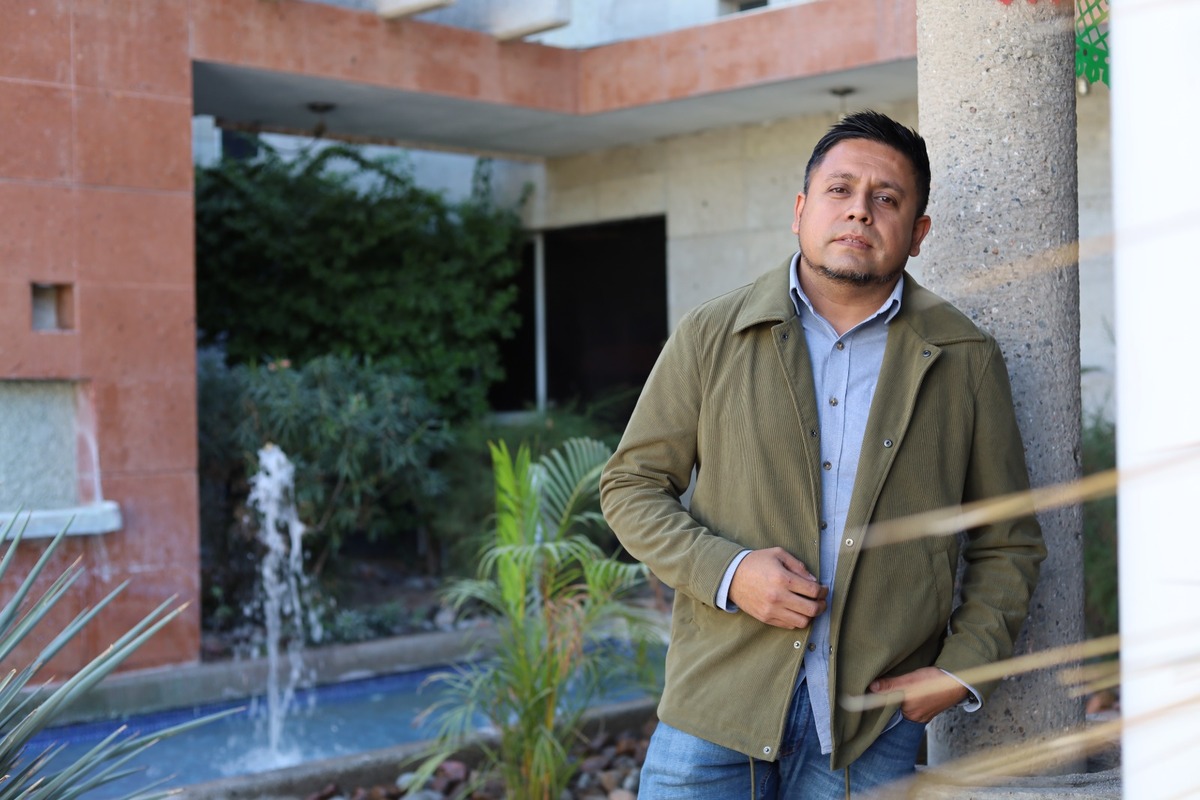 Artista visual Sergio Olivas. | Verónica Rivera