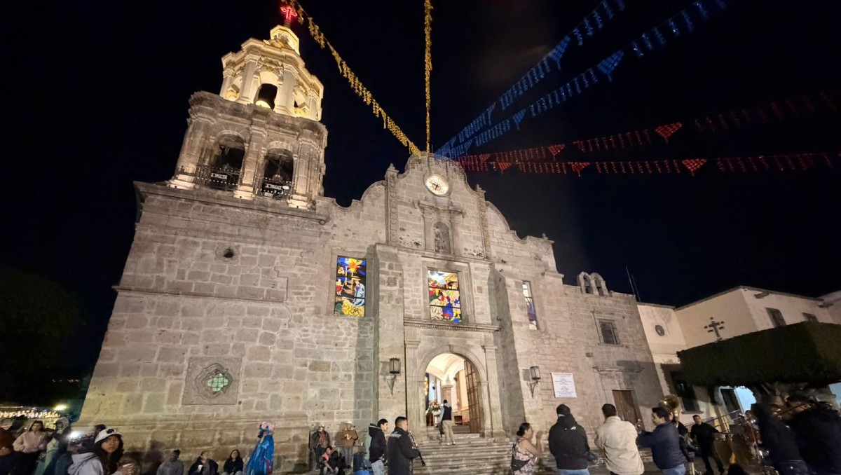 La basílica de los Santos Reyes estuvo abierta desde temprano en Cajititlán (Roberto Hurtado)