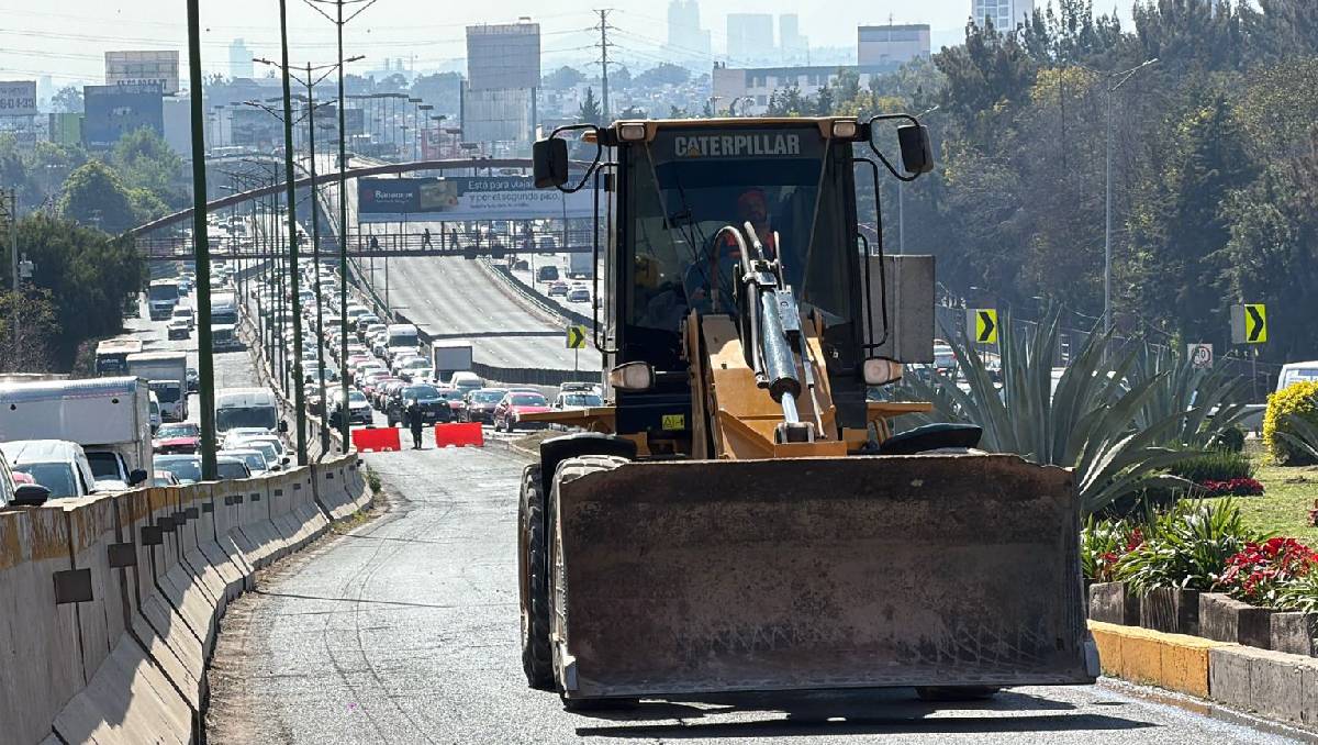 Se estima que cada segundo circula 2.4 vehículos por el Periférico Norte. Foto: (Fernando Cruz)
