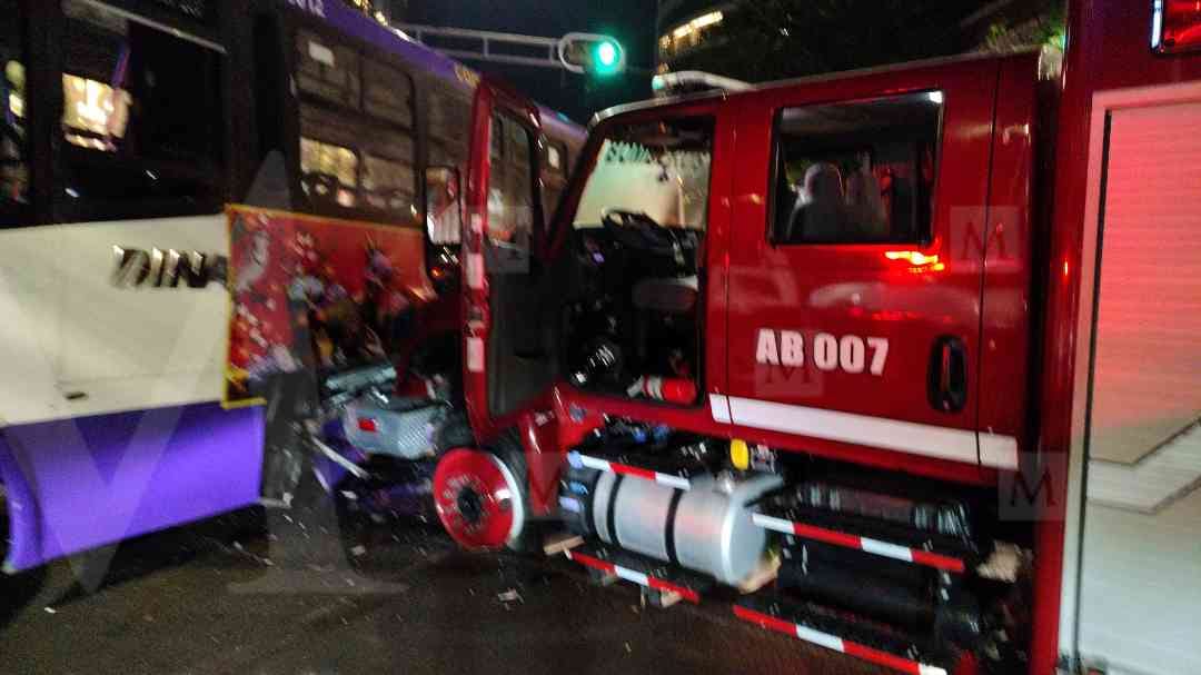 Una mujer fue trasladada a un hospital para descarta una fractura. (Foto: especial)