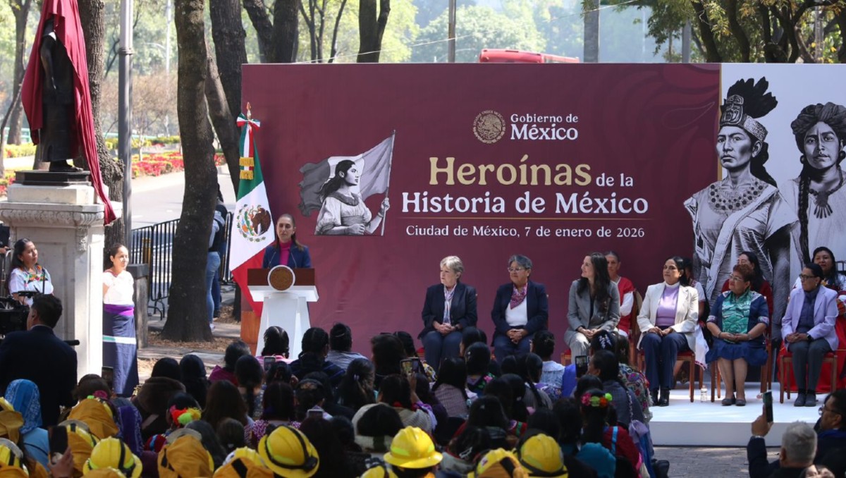 Sheinbaum encabezó la develación de estatuas de las ancestras en paseo de la Reforma. | Foto: Ariana Pérez