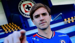 Agustín Palavecino fue presentado como el refuerzo de Cruz Azul para el Clausura 2026 y confesó que habló con Nico Larcamón y José Paradela para firmar