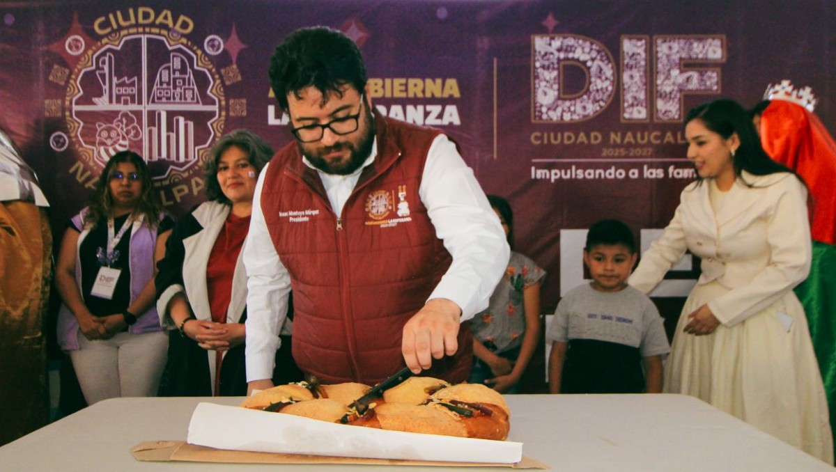 El alcalde Isaac Montoya encabezó los festejos por el Día de Reyes en Naucalpan. | Foto: Especial