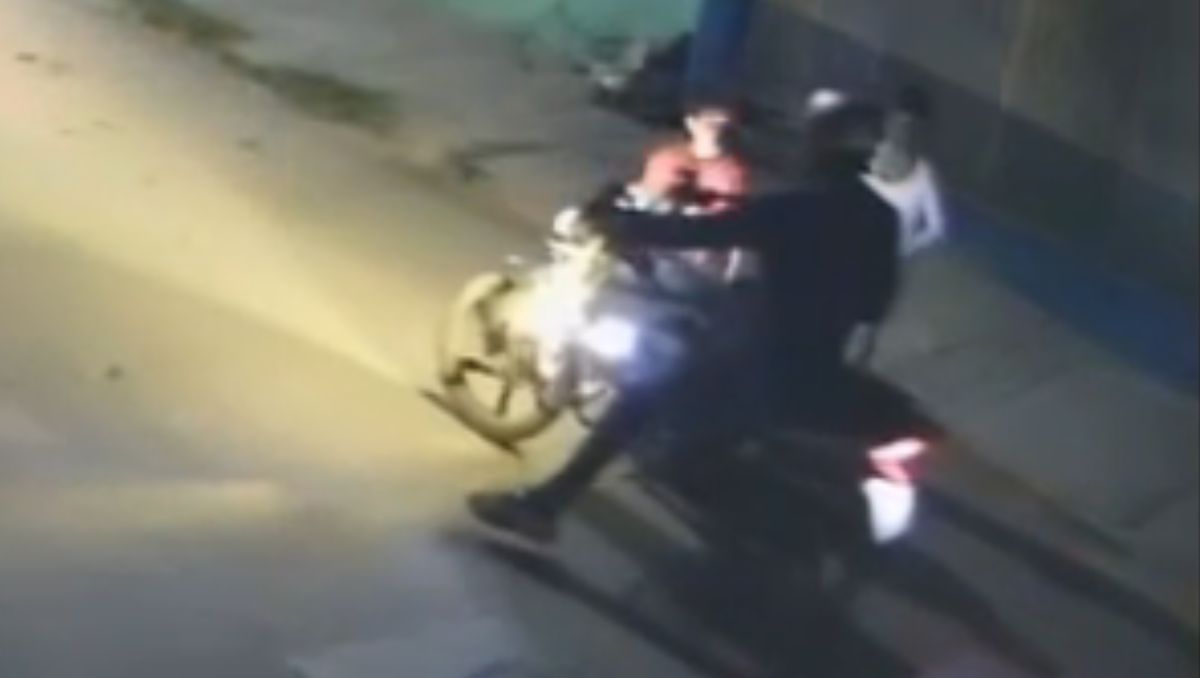 El asalto ocurrió en la colonia Abastos de Torreón, donde un motociclista despojó de un teléfono celular a un menor de edad. | Especial