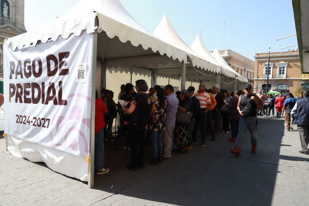 Ciudadanos que acuden a pagar el Predial en las oficinas de la Tesorería del Ayuntamiento de Pachuca. (Jorge Sánchez)