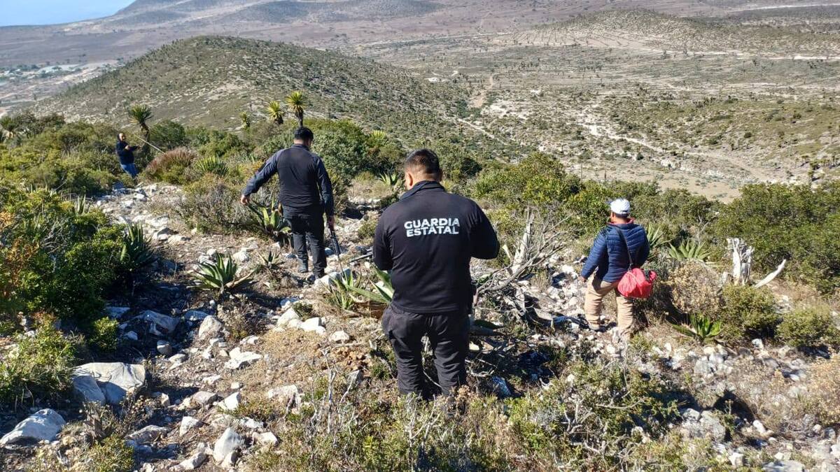 Guardia Estatal rescata con vida a pareja extraviada en la sierra de Bustamante