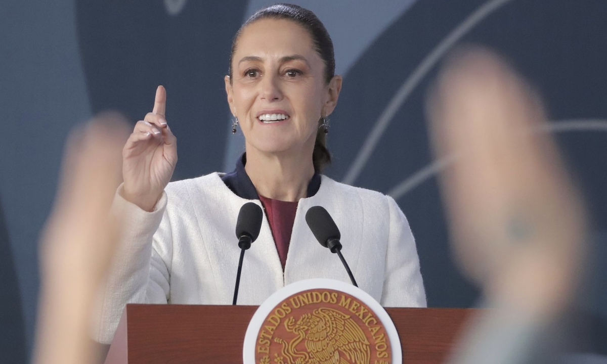 La Presidenta desde Cuernavaca, Morelos, para su conferencia de prensa mañanera de hoy. (Ariel Ojeda)