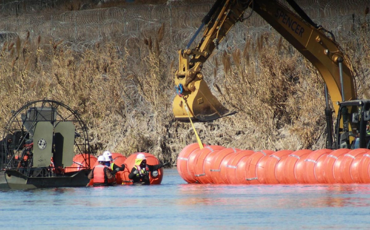 Se trata de un sistema de boyas de seguridad colocadas de manera continua sobre el cauce del río