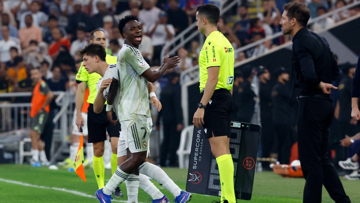 Vinícius le responde al 'Cholo' Simeone luego de su confrontación (Reuters)