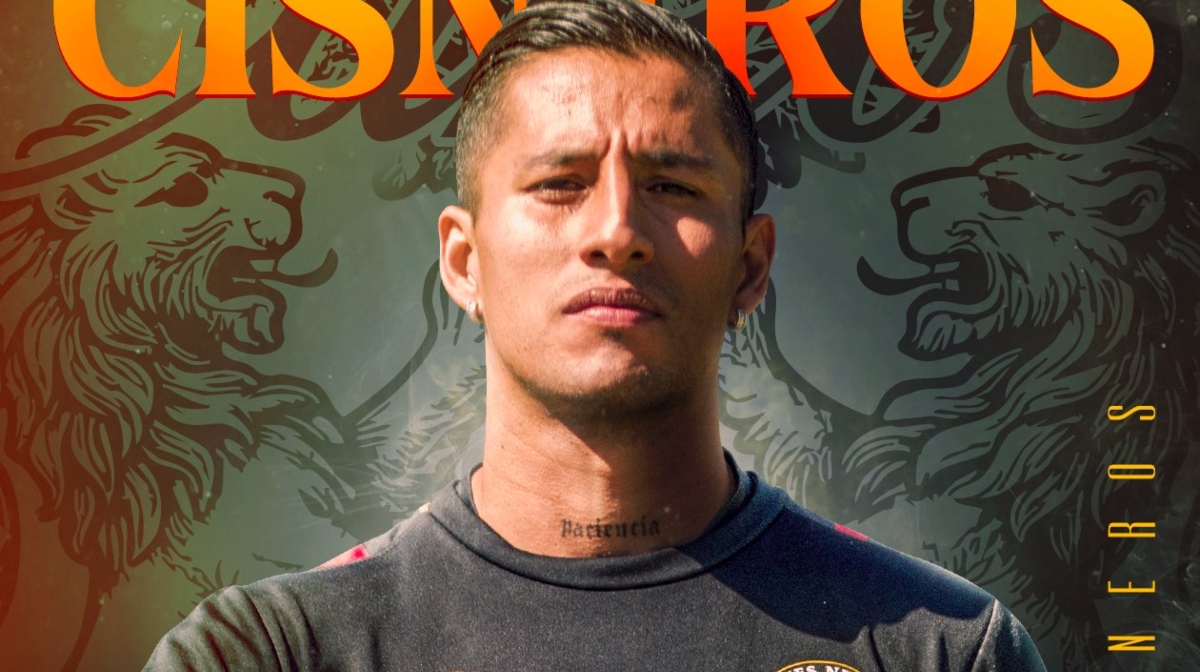 Carlos Cisneros llega a los Leones Negros; disputó la última temporada en León (Foto: @LeonesNegrosCF)