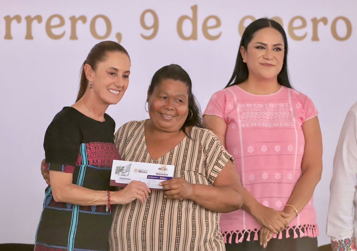 Claudia Sheinbaum encabezó el evento del Programa Pensión Mujeres Bienestar en Guerrero. | Ariel Ojeda