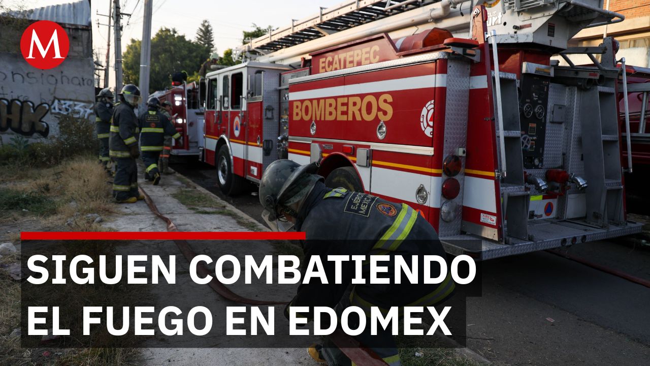 Cuerpos de emergencia y Ejército Mexicano trabajan para sofocar incendio en bodegas de Ecatepec