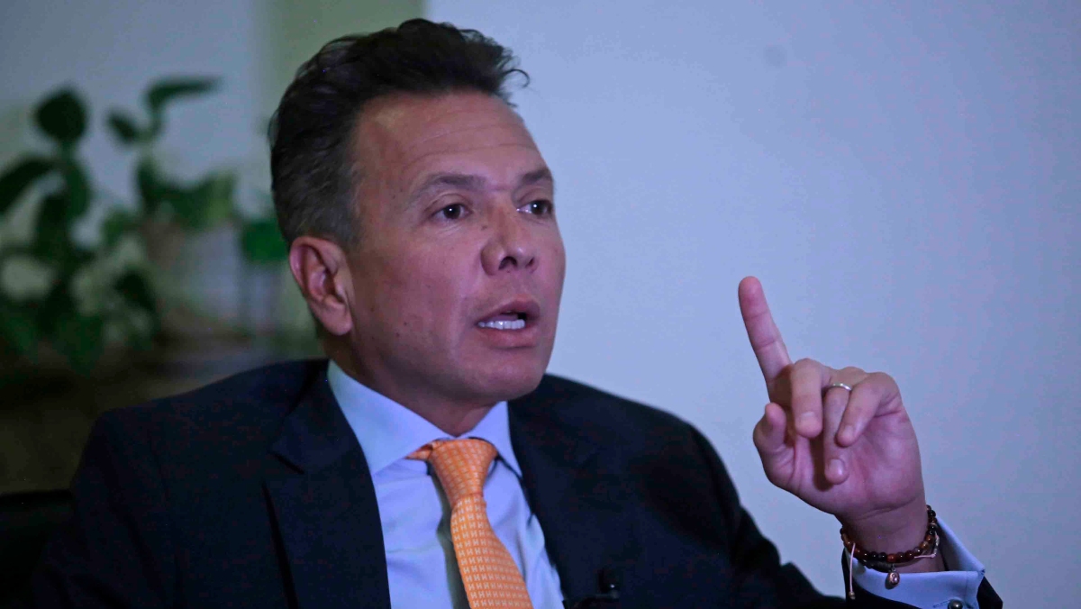 El gobernador mostró su inconformidad sobre la reducción de la velocidad en Avenida Vallarta (Foto: Fernando Carranza)