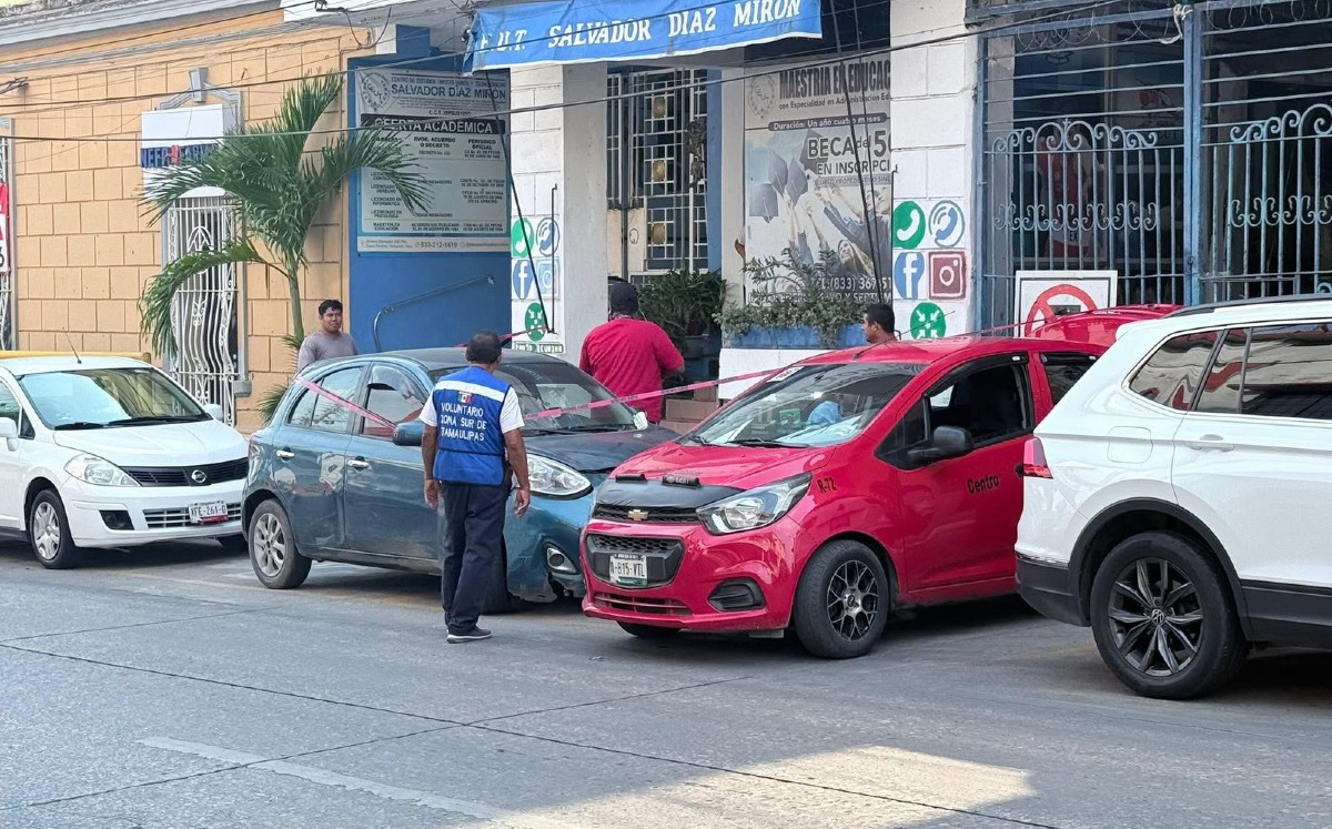 Hombre de la tercera edad muere en plena zona centro de Tampico tras sufrir un presunto infarto. | Cortesía