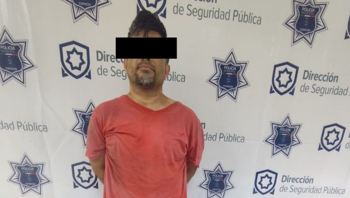 Los oficiales localizaron al presunto agresor a pocos metros del lugar, aún sosteniendo el cuchillo manchado de sangre. | Especial
