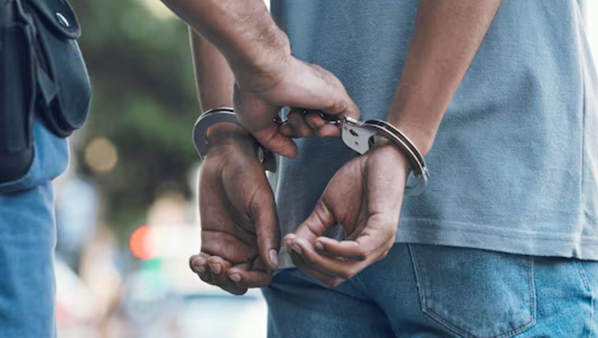 Olegario, de 43 años, llegó a las instalaciones y comenzó a discutir con el agente, conflicto que escaló. | Especial