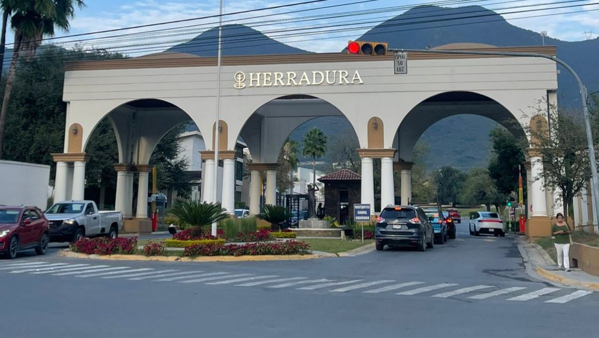 El operativo se registra en la colonia La Herradura al sur de Monterrey. | Gabriela Garza