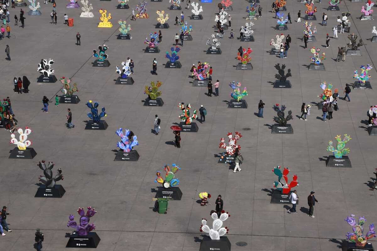 Se trata de 200 piezas decoradas con referencias prehispánicas, cómics, proclamas sociales y símbolos abstractos