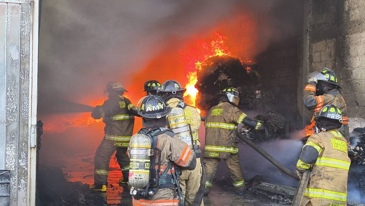 Más de 60 vecinos fueron desalojados ante la llegada de los cuerpos de emergencia. Especial