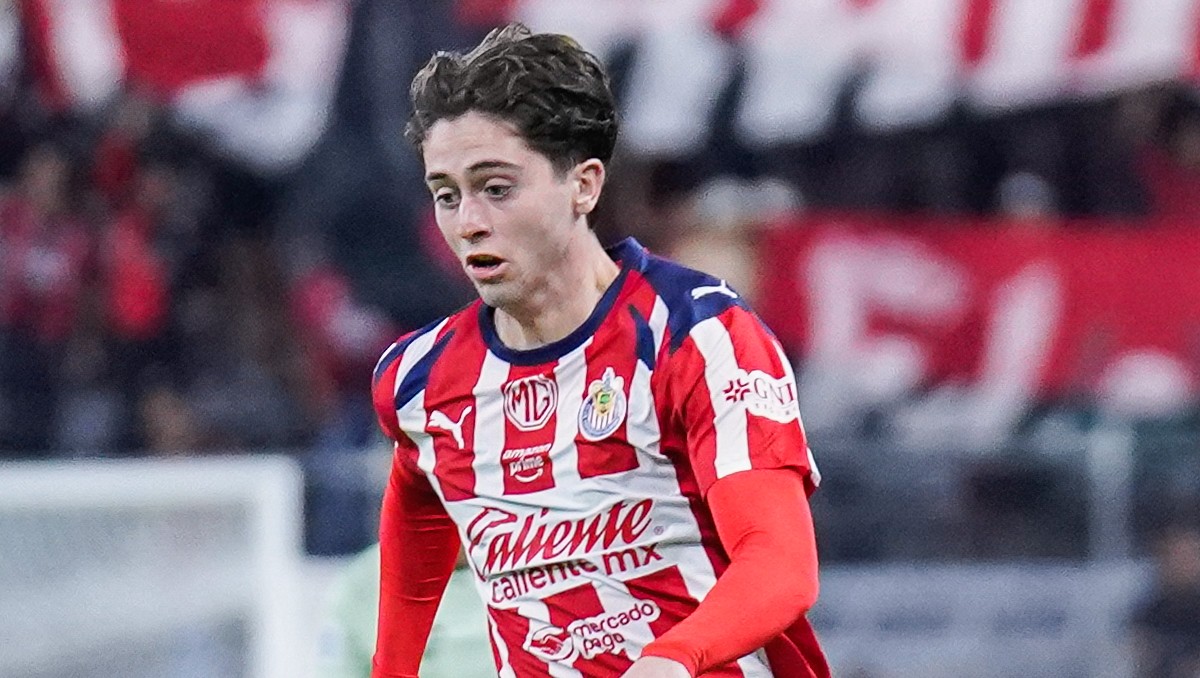 Brian Gutiérrez debuta en la Liga MX como titular en Chivas; Ángel Sepúlveda, al banquillo ante Pachuca