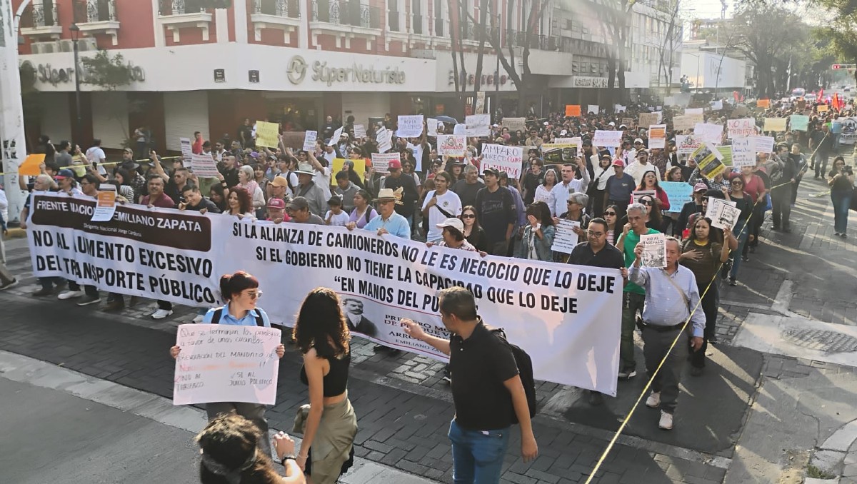 En el Centro de Guadalajara marcharon contra el aumento al transporte (Gloria Reza)