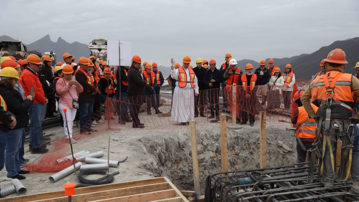 La cimentación contempla 27 metros de largo, 2 metros de ancho y 4.69 metros de profundidad. | Luis Guerra