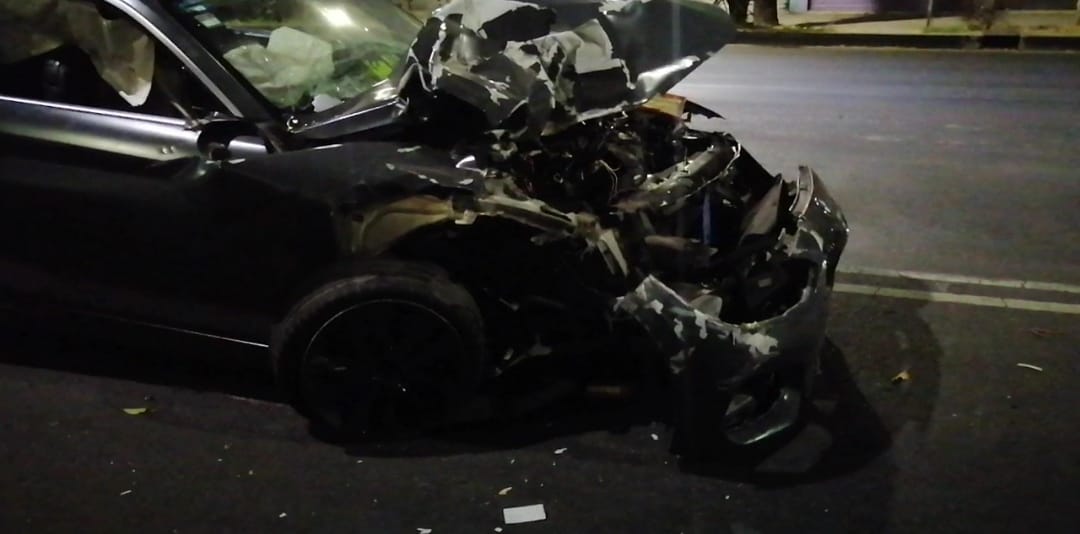 El BMW no fue retirado durante horas. | Enrique Luna