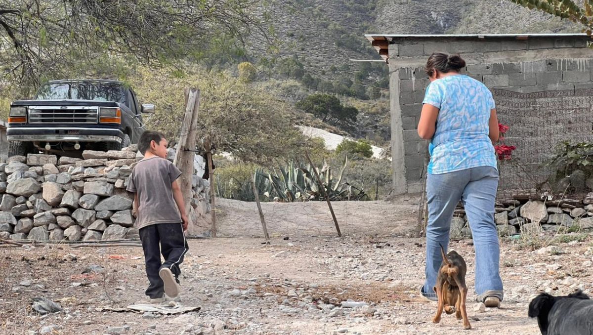 El pequeño Abraham no recibió la visita de Santa Clos en diciembre pasado, aun así sueña con su ídolo, Sonic. Édgar Plata