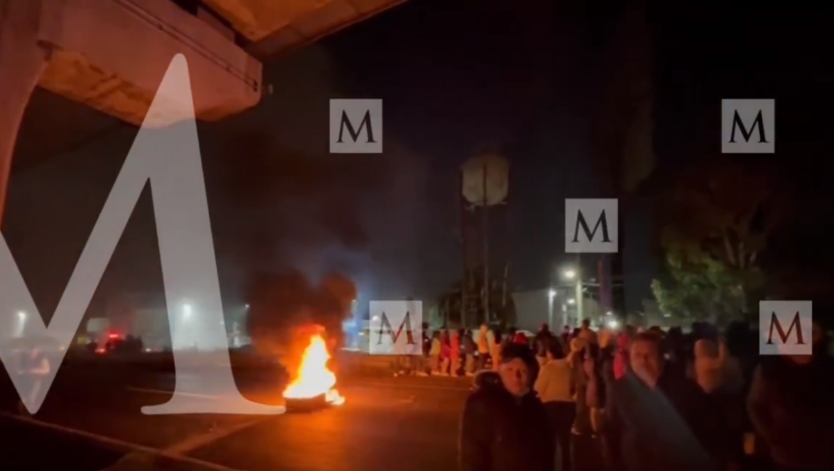 Bloqueo en autopista México-Puebla por desaparición de adolescente | Érika Flores