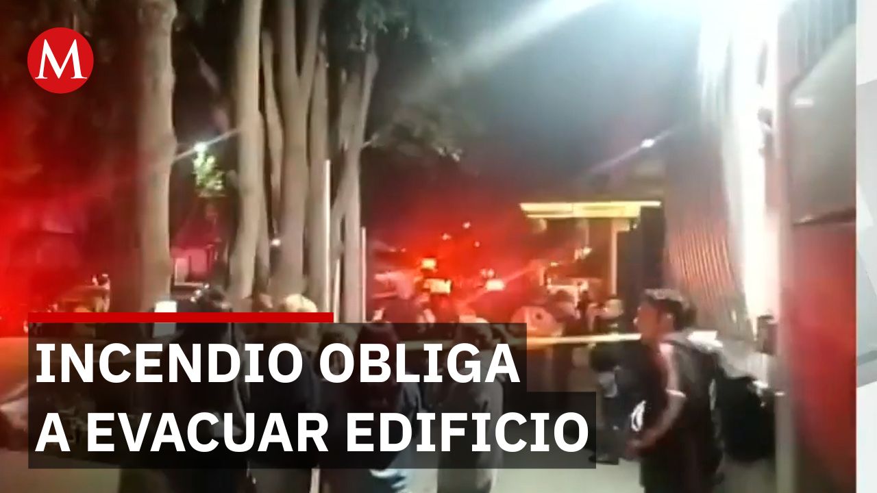 Incendio en la Condesa obliga a evacuar a 90 personas en edificio de 14 pisos