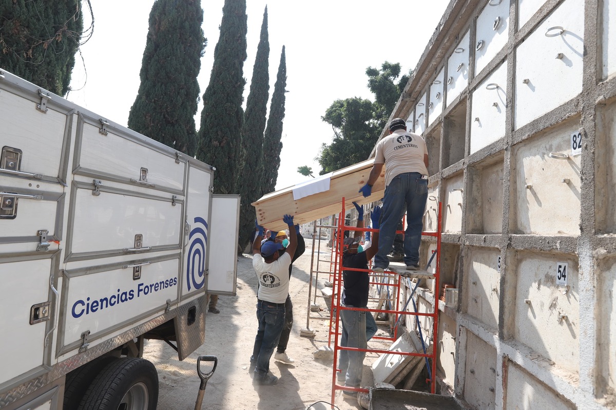 Los cuerpos fueron inhumados del Panteón Guadalajara. (Cortesía)