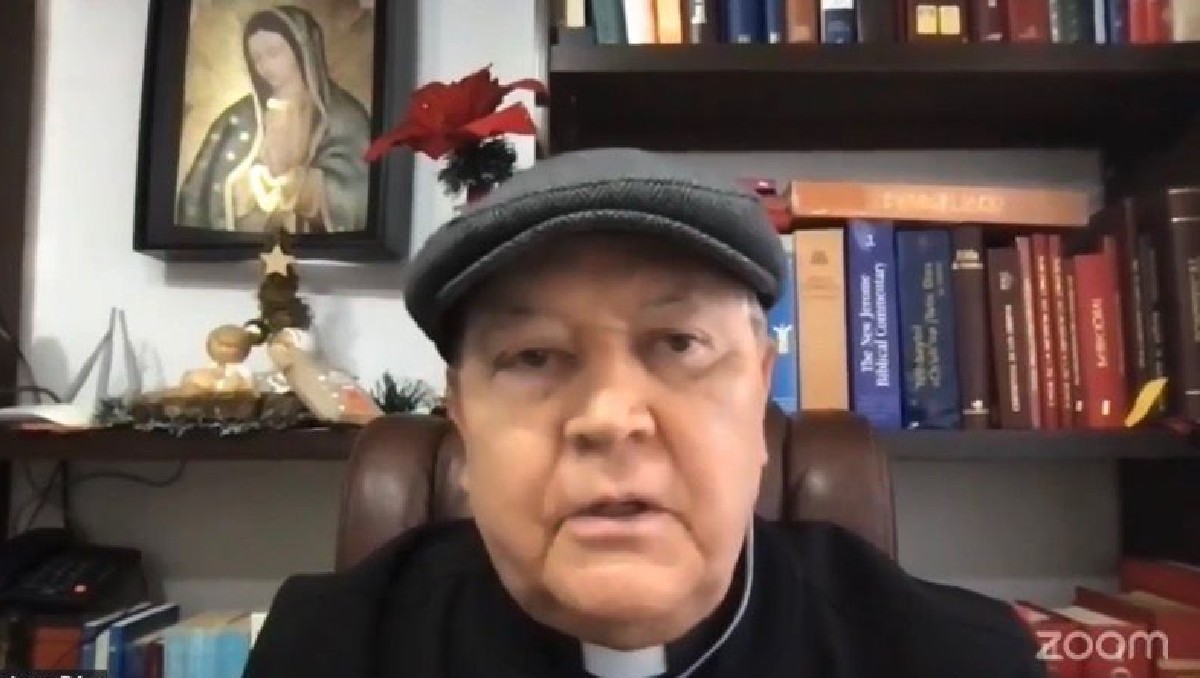 El obispo de Irapuato, Enrique Díaz Díaz, advierte que la inseguridad obliga a familias de Guanajuato a huir de sus comunidades.