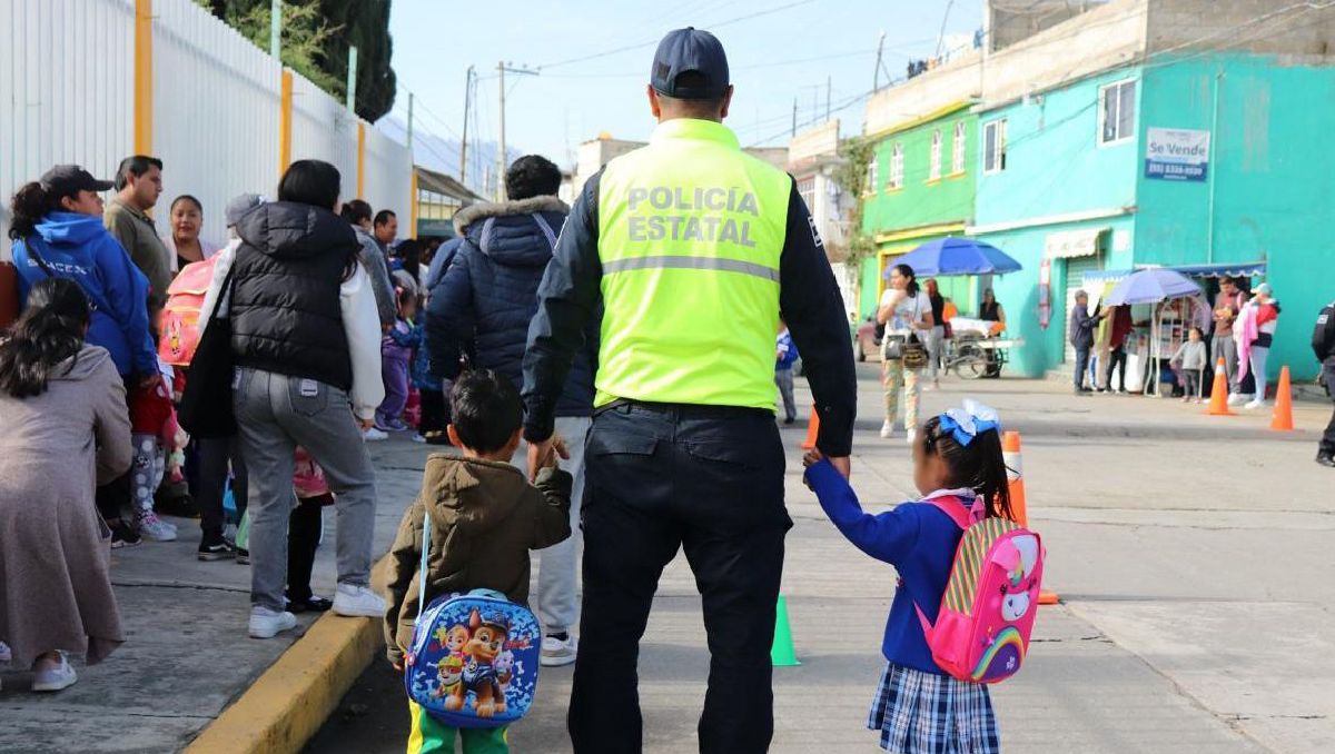 Los policías garantizarán la movilidad y el tránsito por el reinicio de actividades escolares en Edomex 2026. Foto: (Especial)