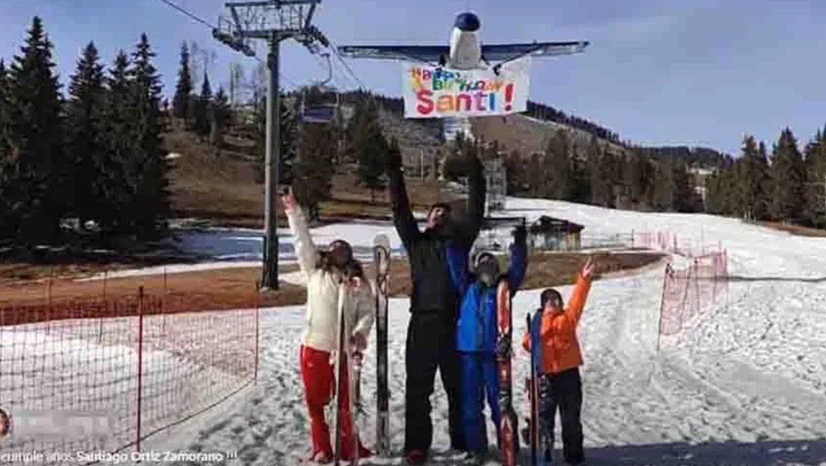 Santiago Ortiz Zamorano estaba de viaje con su madre, padre y hermano menor.  Foto: Especial