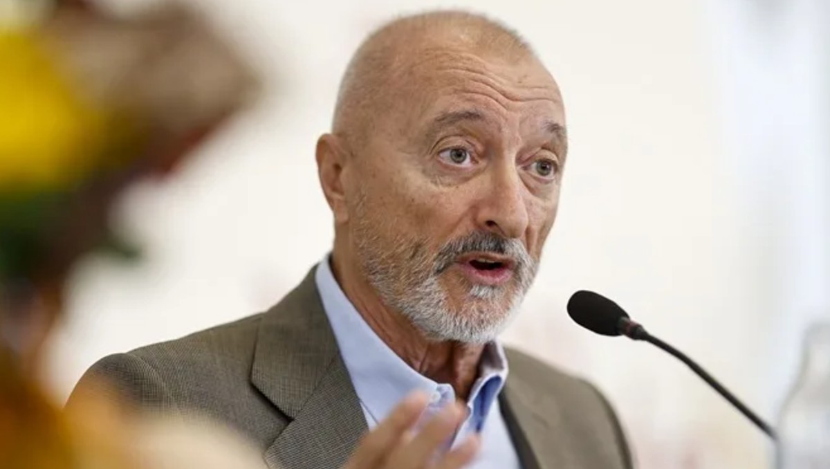 El escritor publicó un texto donde cuestionó a la institución | EFE