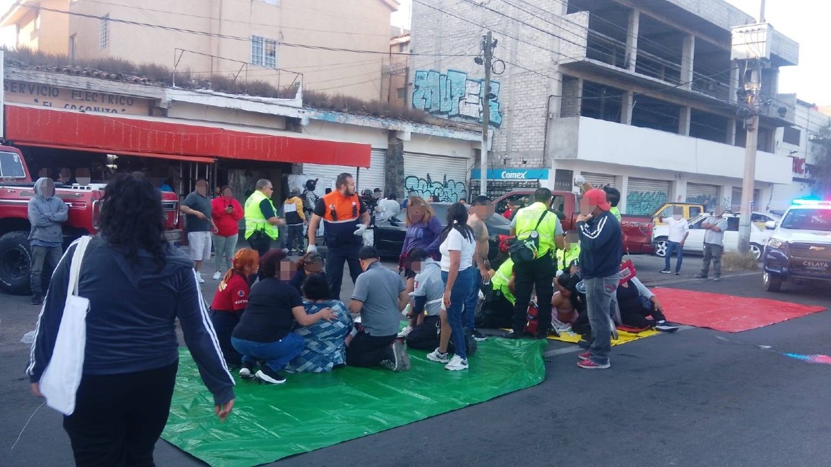 Explosión por pirotecnia en cortejo fúnebre.|  Redes sociales Protección Civil y Bomberos Celaya.