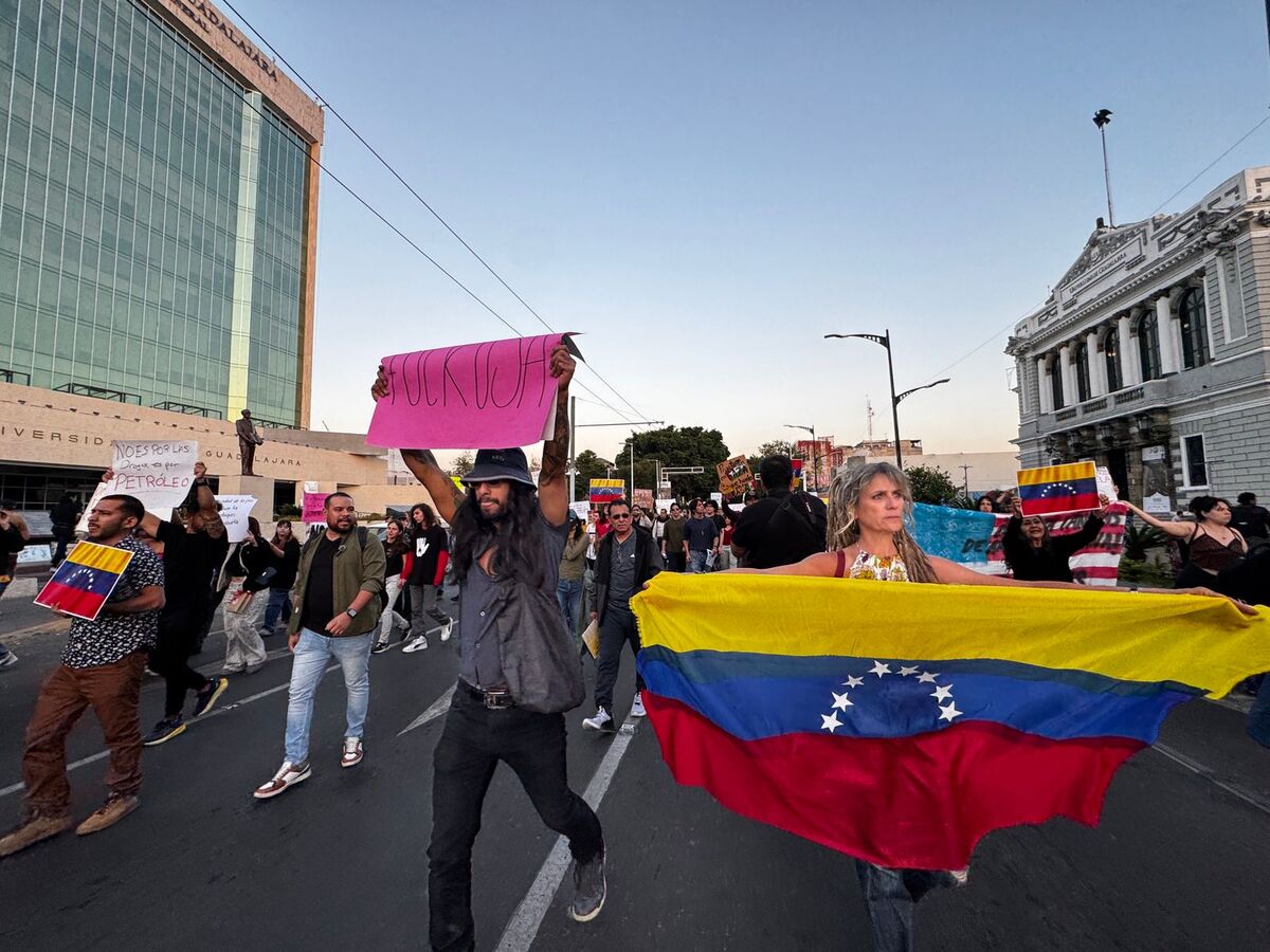 En Guadalajara marcharon en apoyo a la comunidad venezolana. (Usi Toledo)