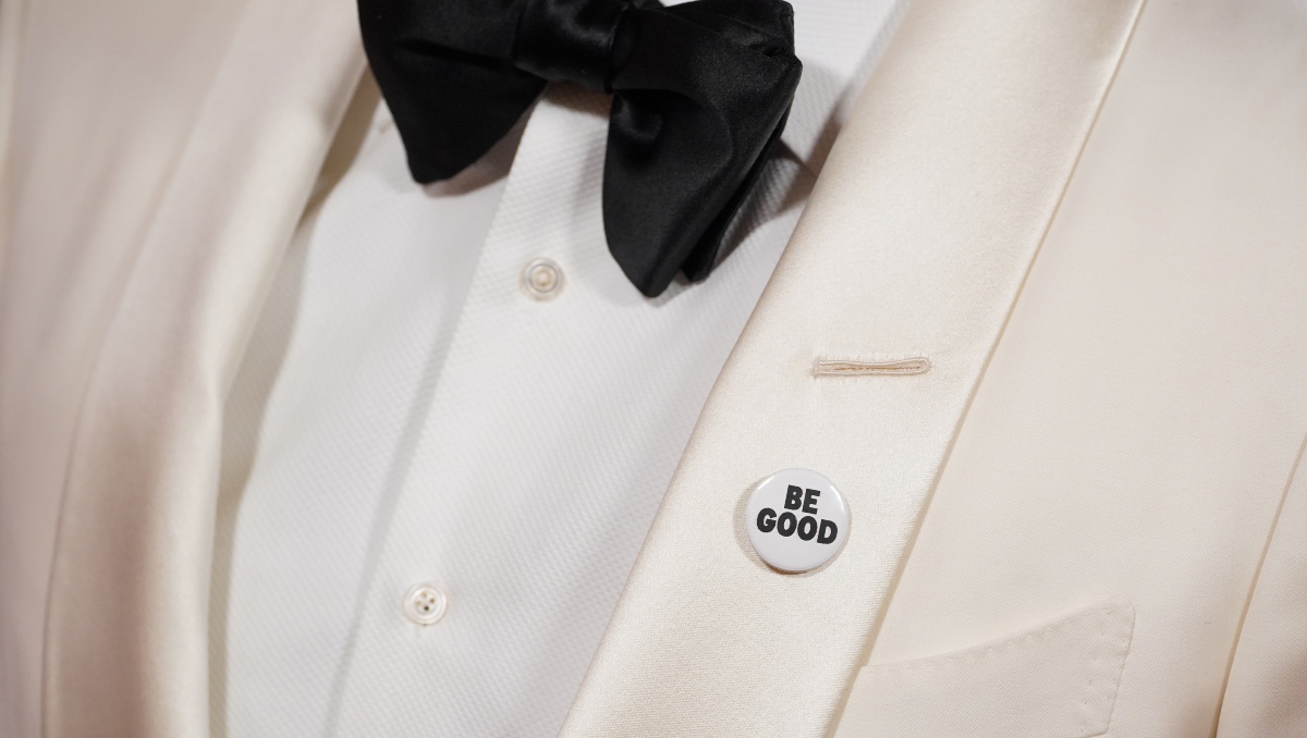 Celebridades protestan contra el ICE en los Globos de Oro | AP