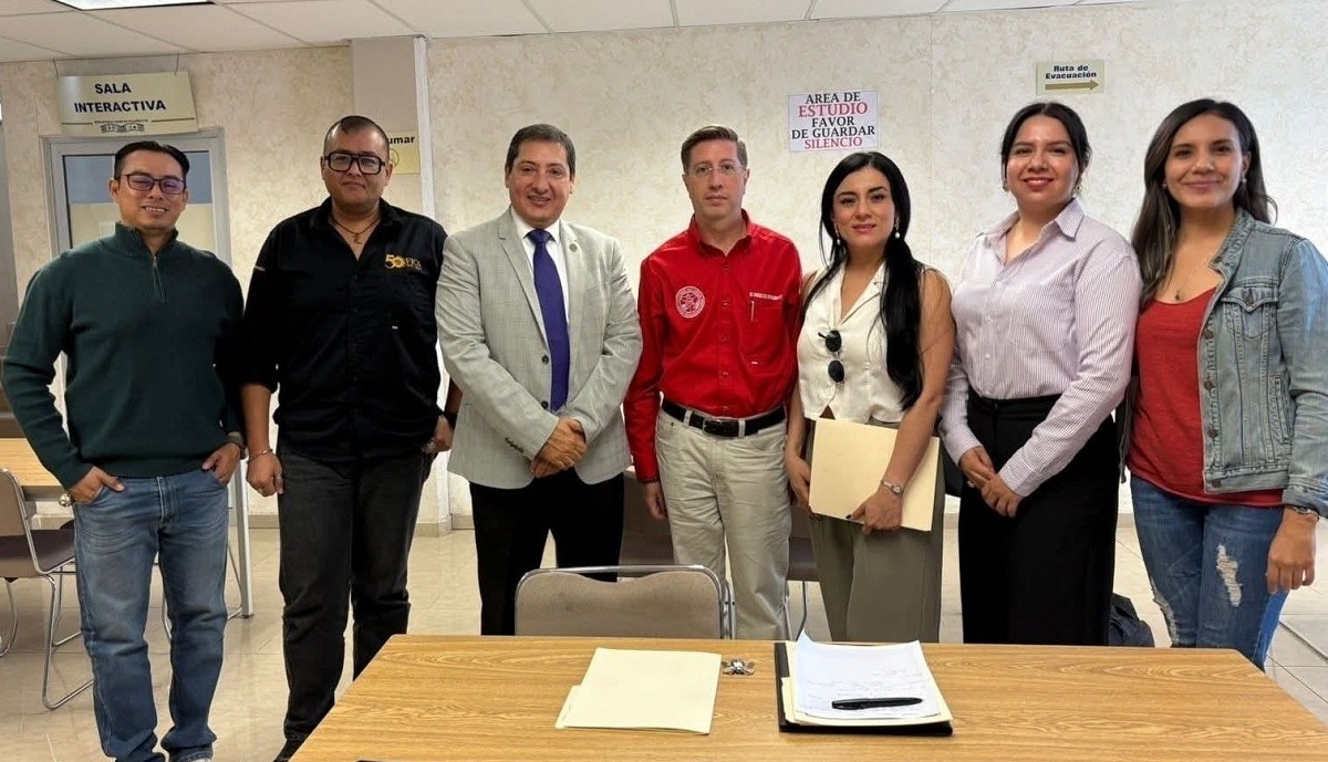 Autoridades presentes en la firma del convenio. (cortesía)