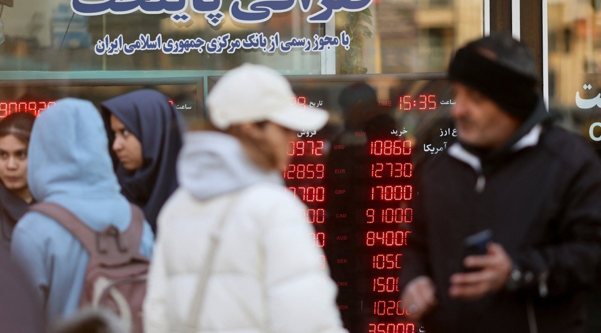 Moneda de Irán se desploma: Así fue como el rial alcanzó "valor nulo" frente al euro tras protestas contra el régimen