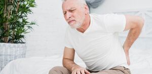 Un estudio reciente revela que el impacto de este malestar tiene efectos a largo plazo en la salud de los hombres a partir de los 65 años.