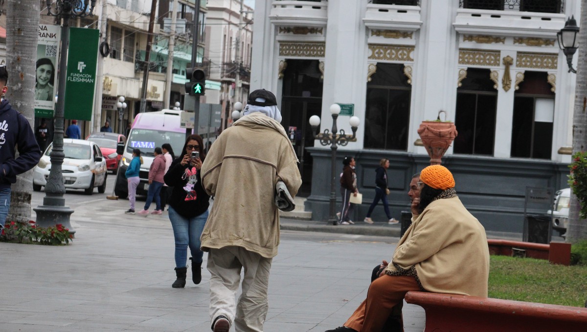 Hay personas de la calle que se vuelven agresivas de manera sorpresiva contra transeúntes. (Yazmín Sánchez)